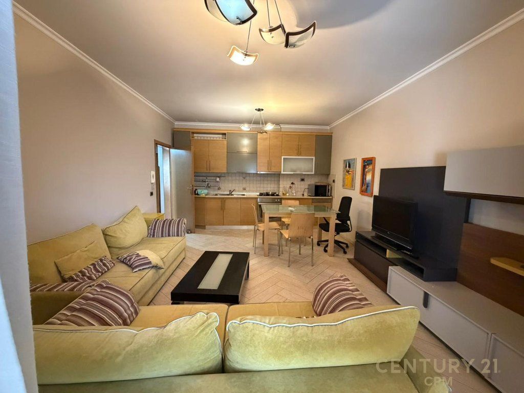 Pazari i Ri Shitet apartament 1+1