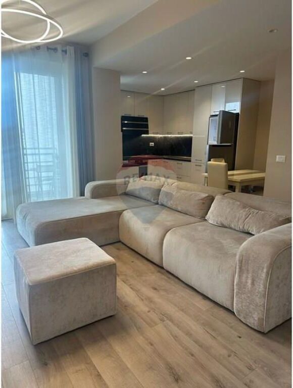 Appartamento 2+1 +2 in affitto in Via KAVAJES