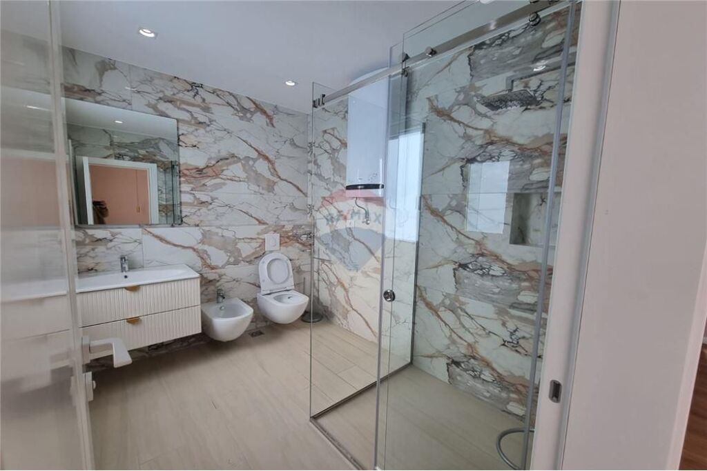 APARTAMENT 3+1+3+ 2 POSTE PARKIMI PER QIRA,LIQENI I THATE