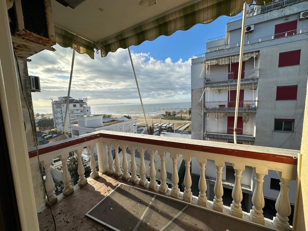 SHITET APARTAMENT 1+1 ME PAMJE NGA DETI NE PLAZH ILIRIA, DURRES