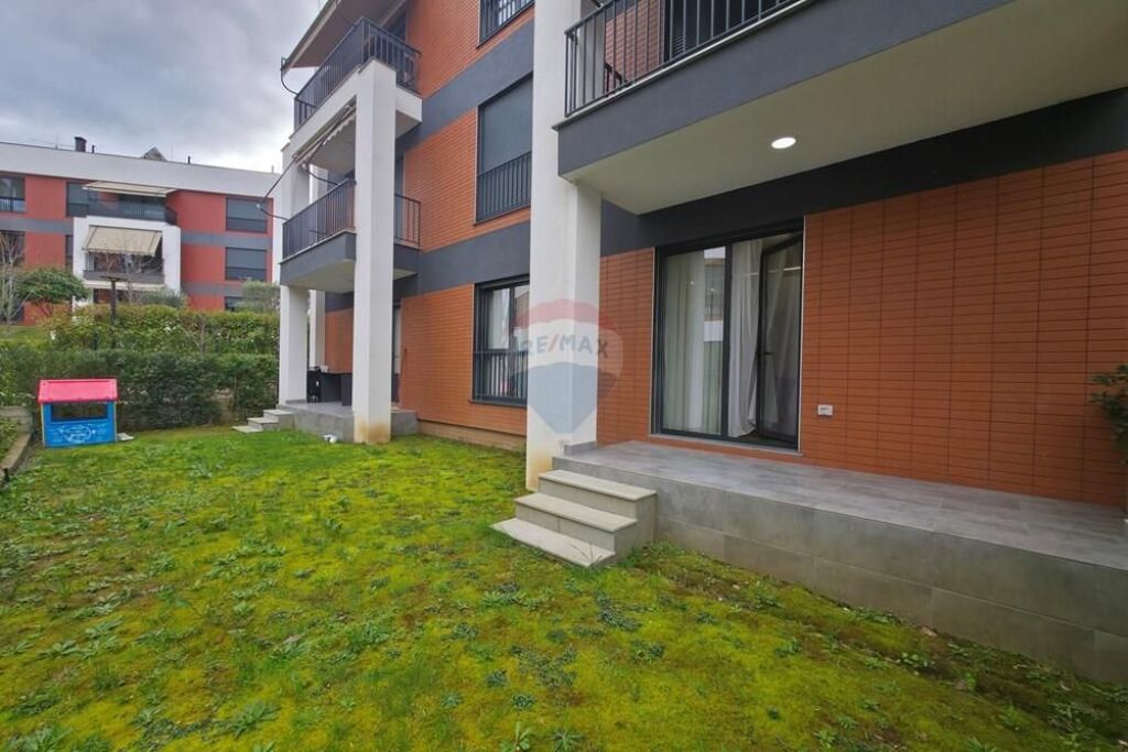 APARTAMENT 3+1+2ME OBORR+2 POSTE PARKIMI PER QIRA!