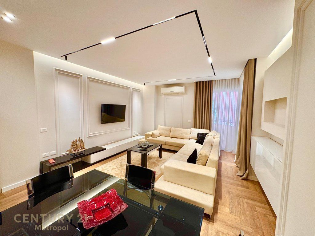 APARTAMENT 2+1 POST PARKIMI PRANE PAZARIT TE RI