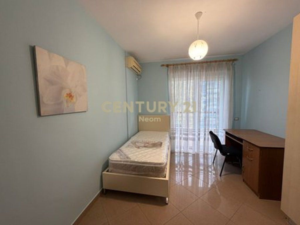 APARTMENT 2+1+2 WITH PARKING SPACE FOR RENT AT DRY LAKE