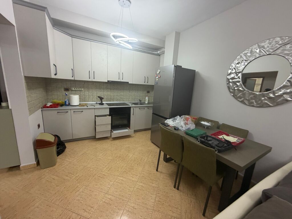 1+1,i mobiluar te mbikalimi i komunes,500 mije leke