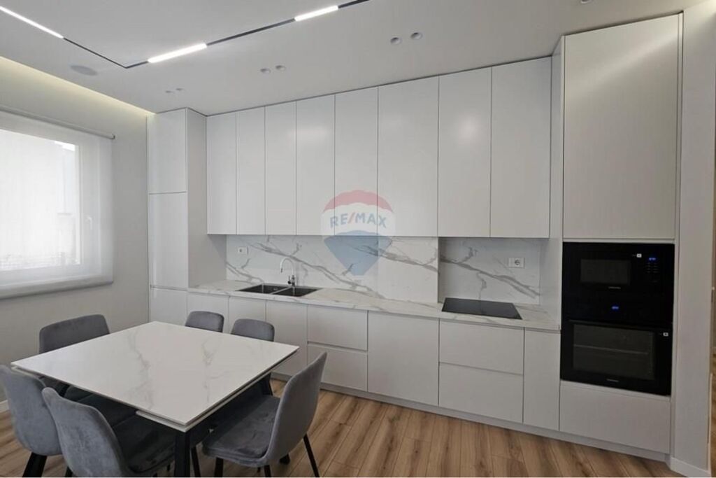 3+1 apartment for rent with parking space in an elite residence at the Dry Lake!1800