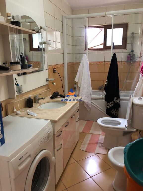 SHITET DUPLEX 235M2 "RRUGA MUHAMET GJOLLESHA, TEK KRYQËZIMI 21 DHJETOR" 400000 EURO