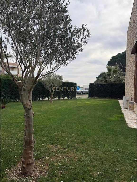 Apartament 2+1me Oborr 266 m2 për Shitje në Gjirin e Lalzit, 