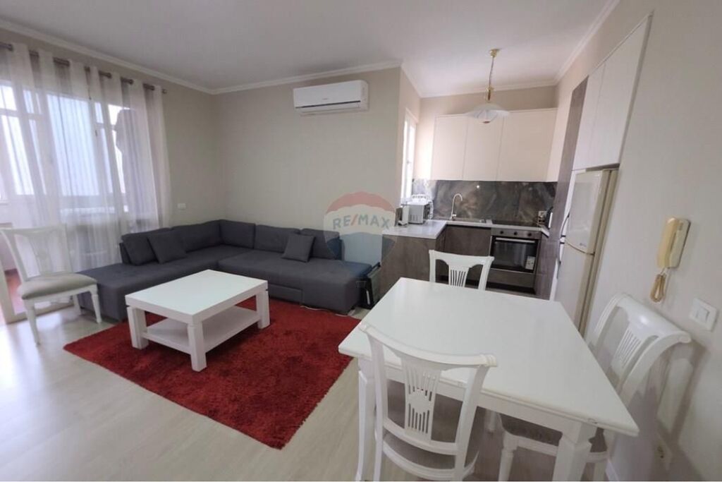 Jepet Apartament 1+1 me Qira te Stadiumi Dinamo.