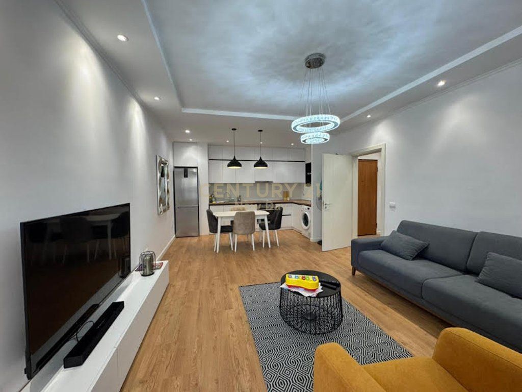 APARTAMENT PER SHITJE TE RRUGA E RE PORTIT