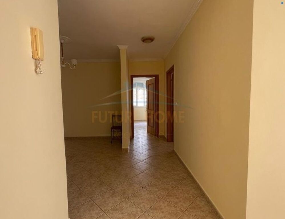 In vendita, Appartamento 2+1+2, Komuna e Parisit, Tirane
