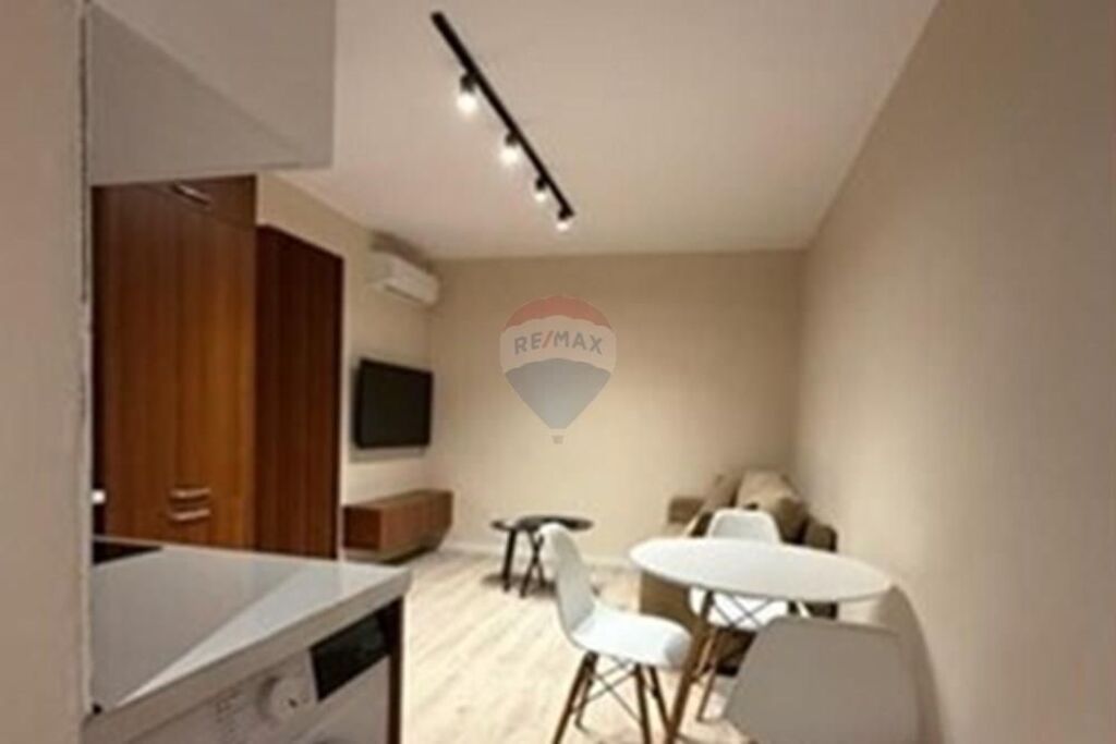 APARTAMENT 2+1 PER QIRA TEK RRUGA KONGRESI I MANASTIRIT