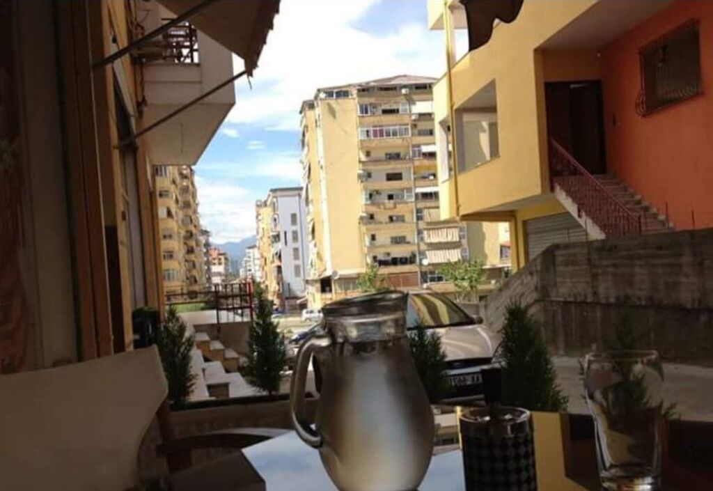 Jepet me Qira ambient komercial per aktivitete te ndryshme te Kodra e diellit!