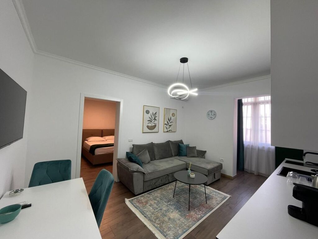 Apartament 2+1, Myslym Shyr!