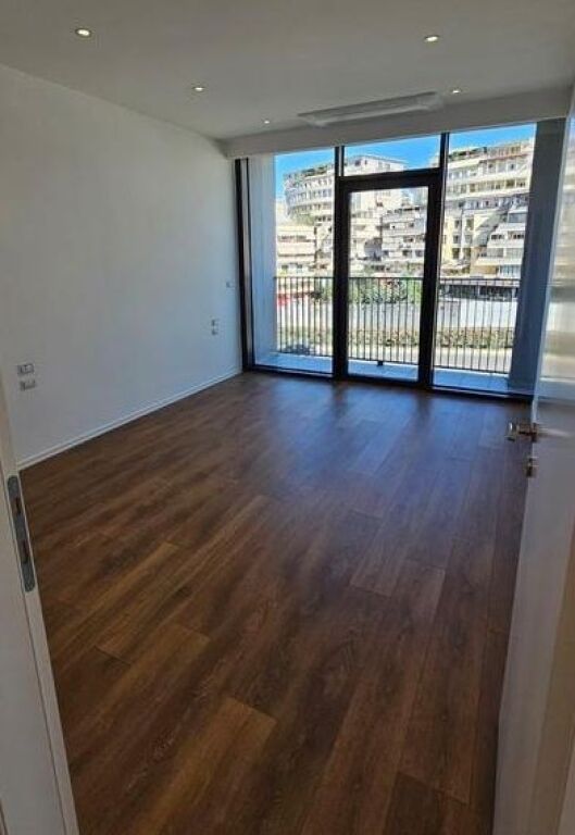Apartament 2+1+2 post parkimi per qera tek Lake View