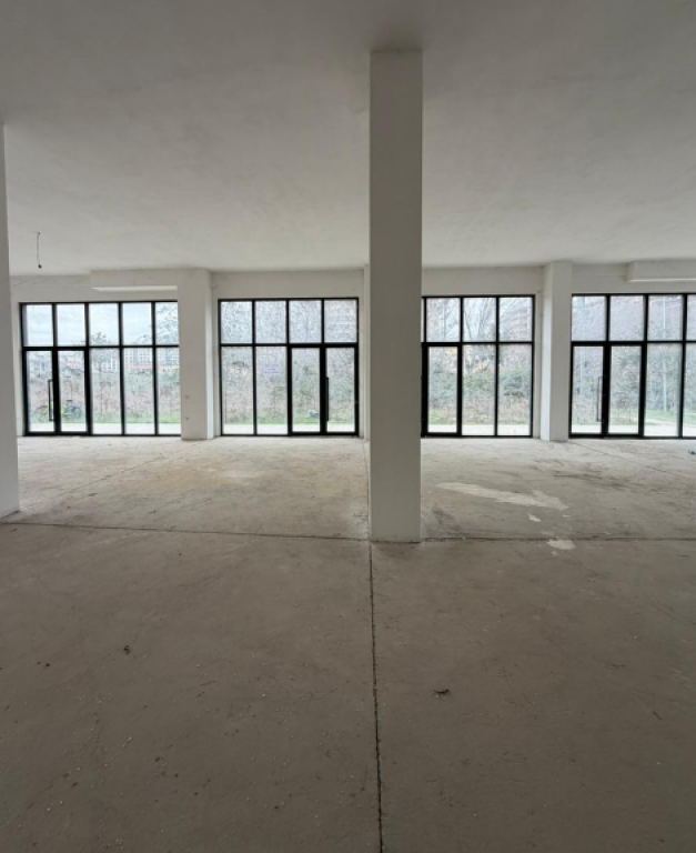 📌 Esclusivo | Spazio Commerciale in Affitto – Green City | Nuovo Anello