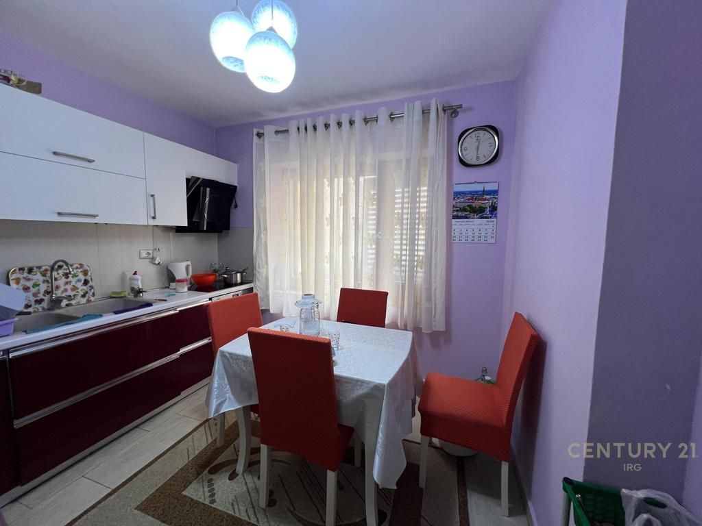 FOR RENT 2+1 APARTMENT WITH SEPARATE KITCHEN ON KAVAJA STREET