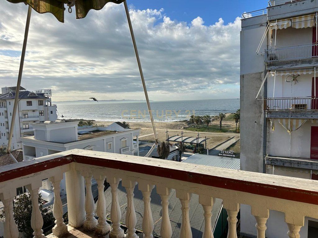 SHITET APARTAMENT 1+1 ME PAMJE NGA DETI NE PLAZH ILIRIA, DURRES