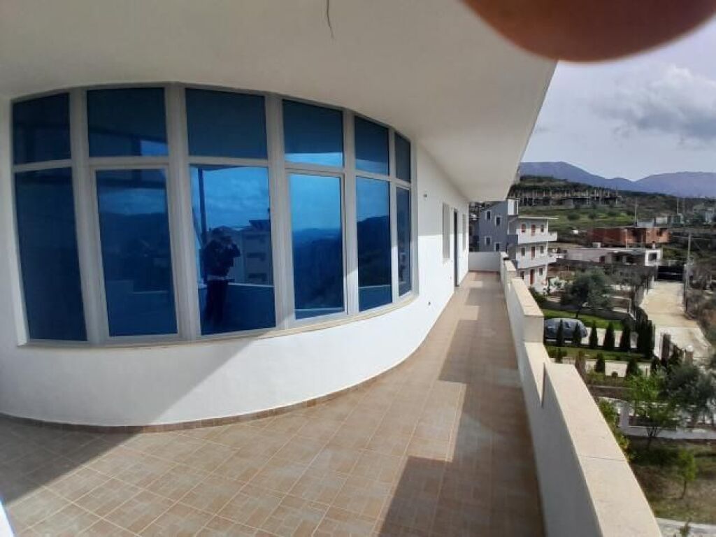 Shitet Vilë Në Tiranë