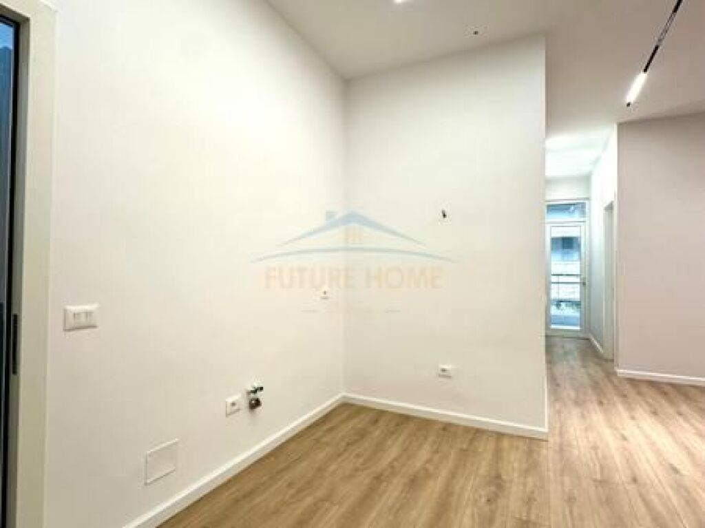 Shitet , Apartament 1+1 Unaza e re, Tirane