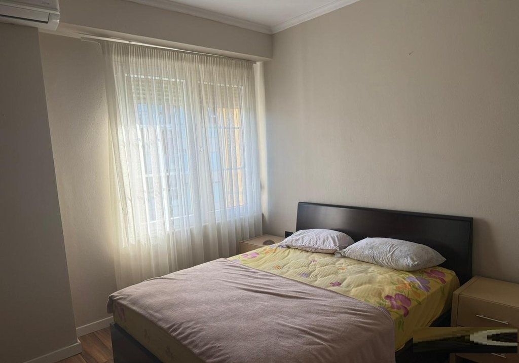 AFFITTASI APPARTAMENTO 1+1 SULLA SOPRAELEVATA DEL COMUNE DI PARIS