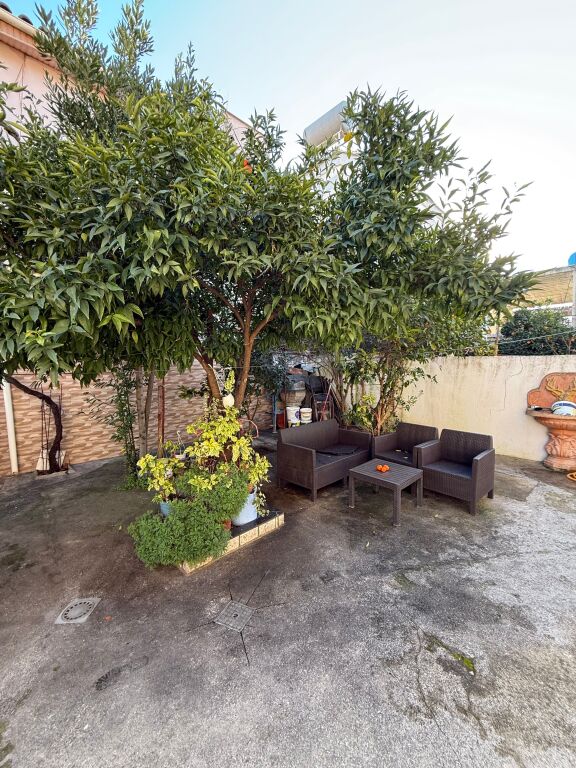 Villa su due piani in affitto