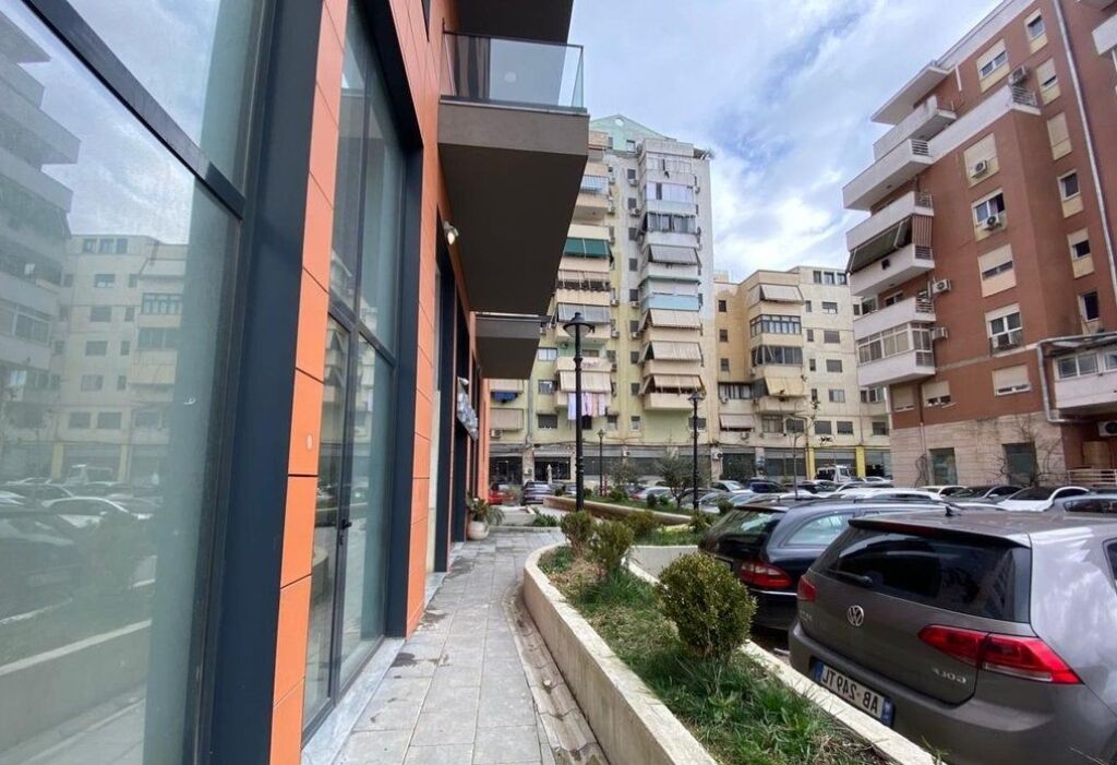 EXCLUSIVE! PARIS MUNICIPALITY COMMERCIAL UNIT FOR RENT