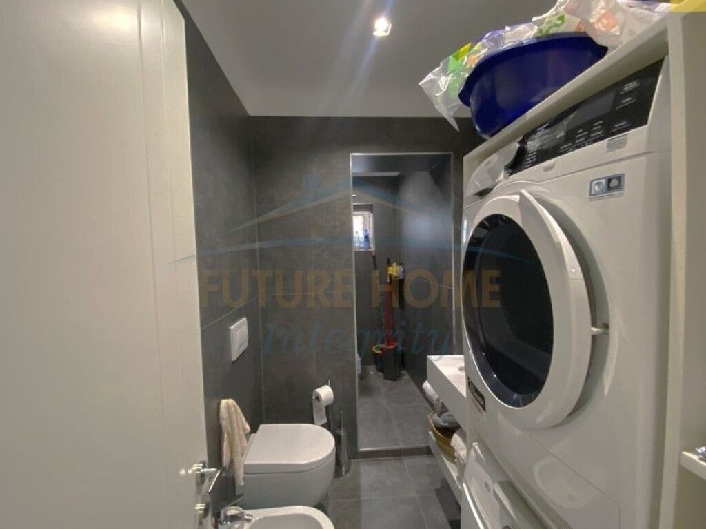 Shitet, Apartament 1+1, Vasil Shanto, Tiranë.