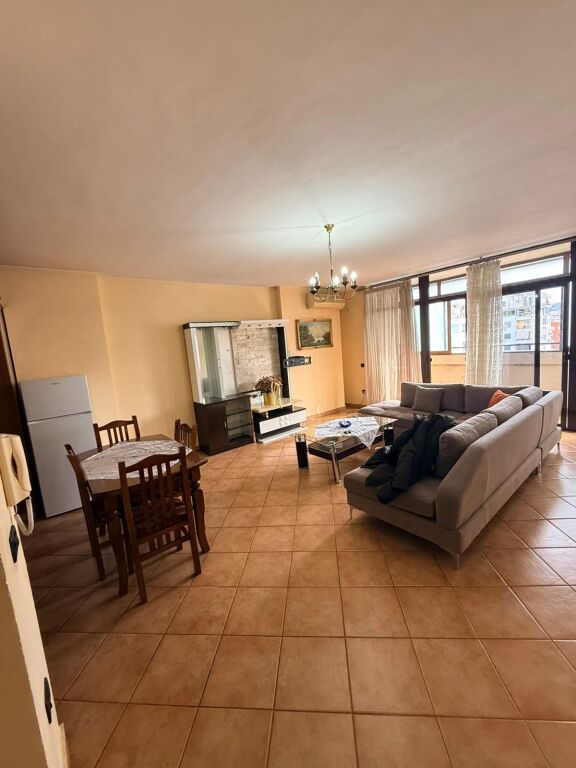 AFFITTASI APPARTAMENTO 2+1+PARCHEGGIO AL GLOBE