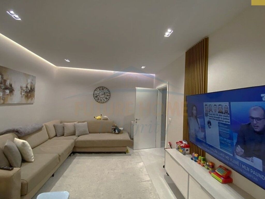 Shitet, Apartament 1+1, Vasil Shanto, Tiranë.