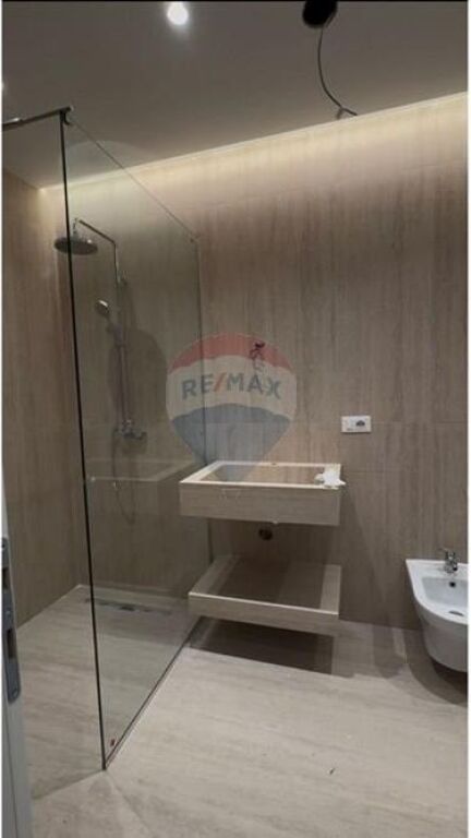 Shitet Apartament 1+1 te Rruga e Elbasanit