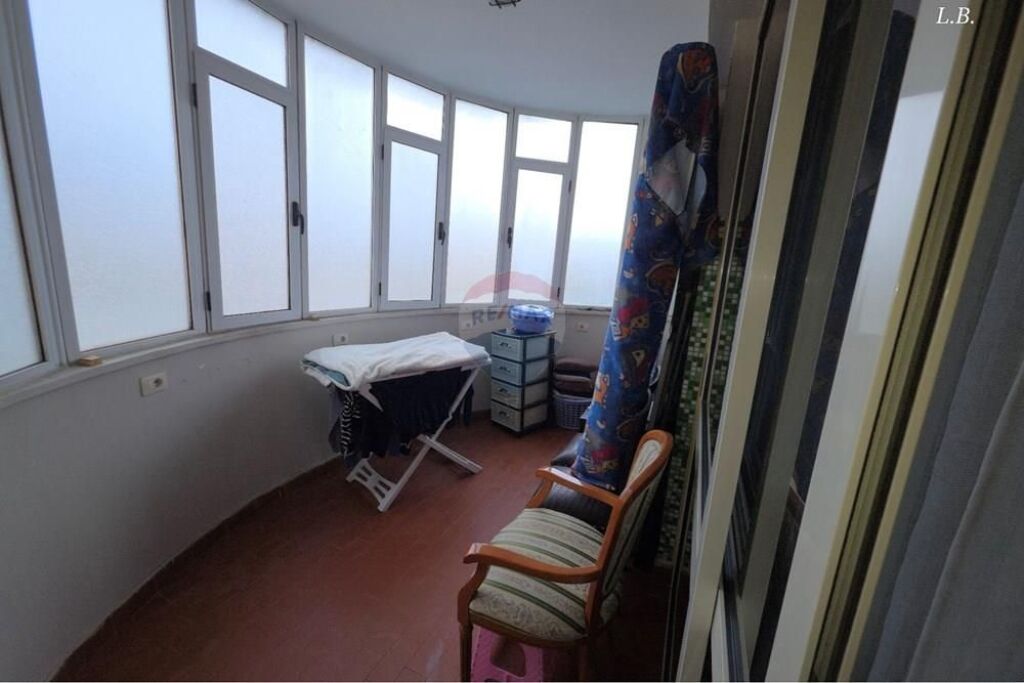 Jepet Apartament 1+1 me Qira te Stadiumi Dinamo.