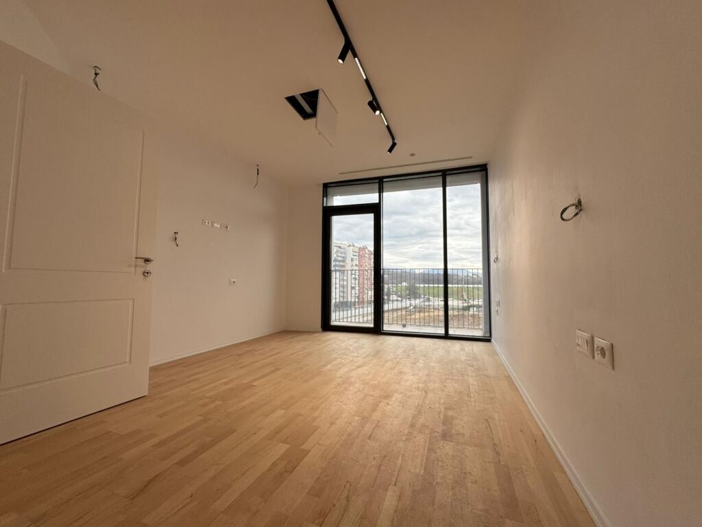 Appartamento 2+1+2 in vendita +veranda +posto auto Lake View Via Kosovareve