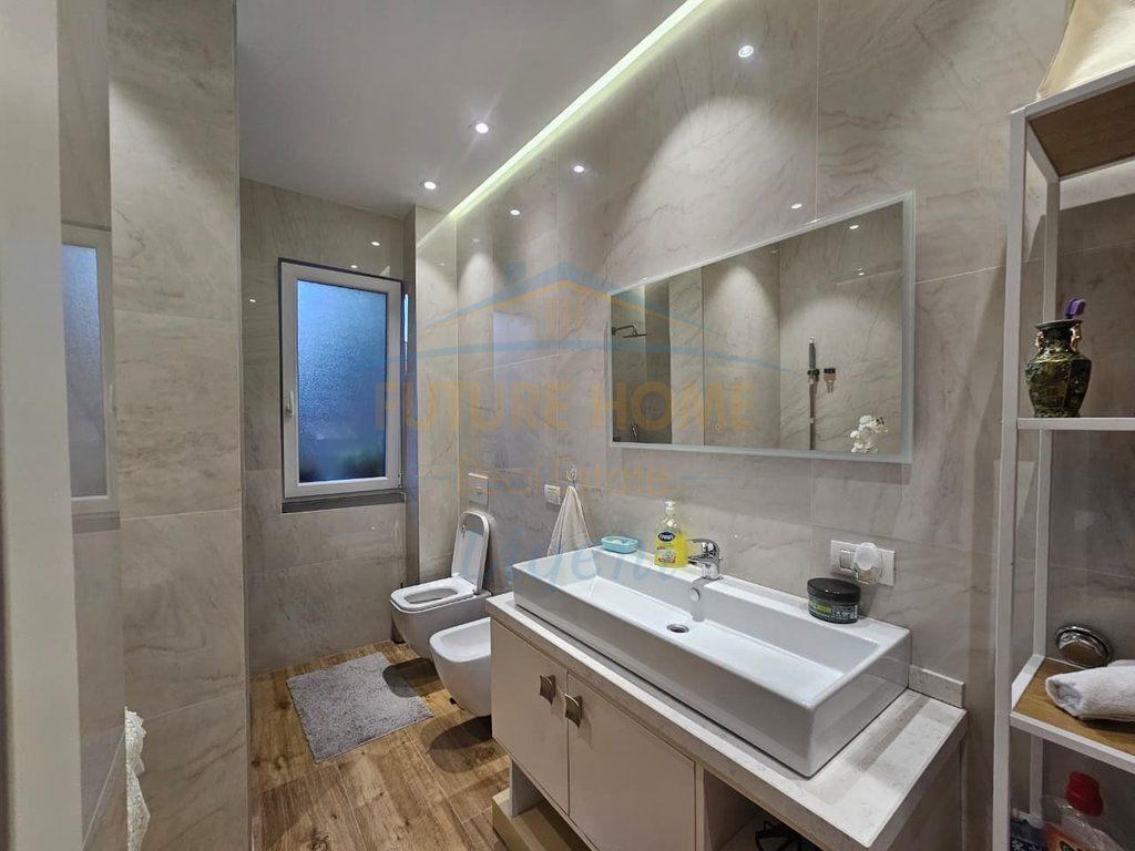 Qera, Vile 3- Kateshe, Pezë Helmes, Tirane.