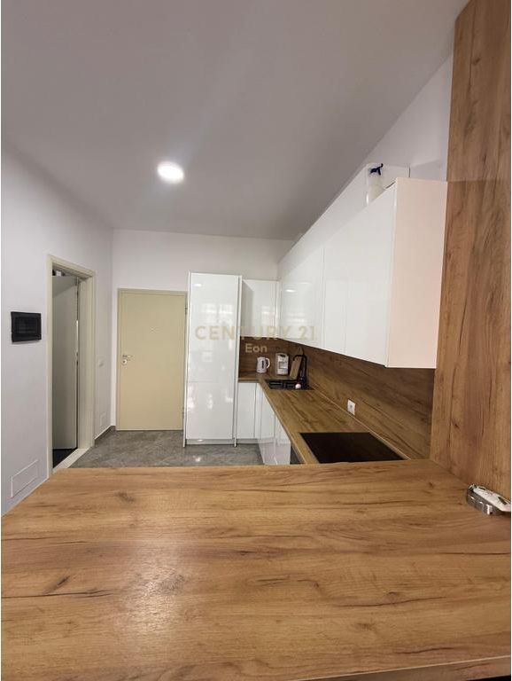 Apartament 2+1me Oborr 266 m2 për Shitje në Gjirin e Lalzit, 