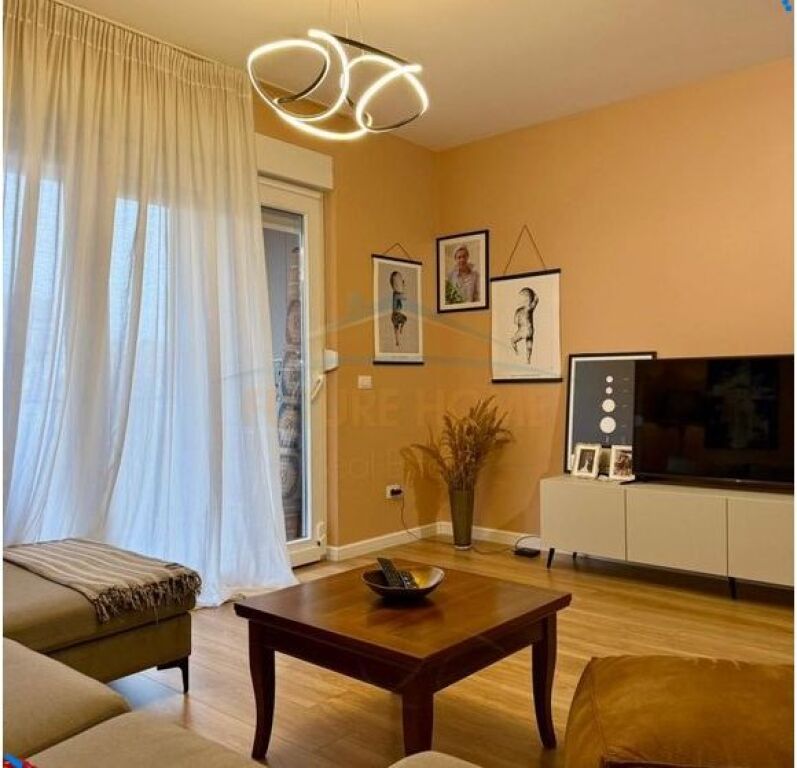 For sale, Apartment 2+1+2, Barricades Street, Tirana