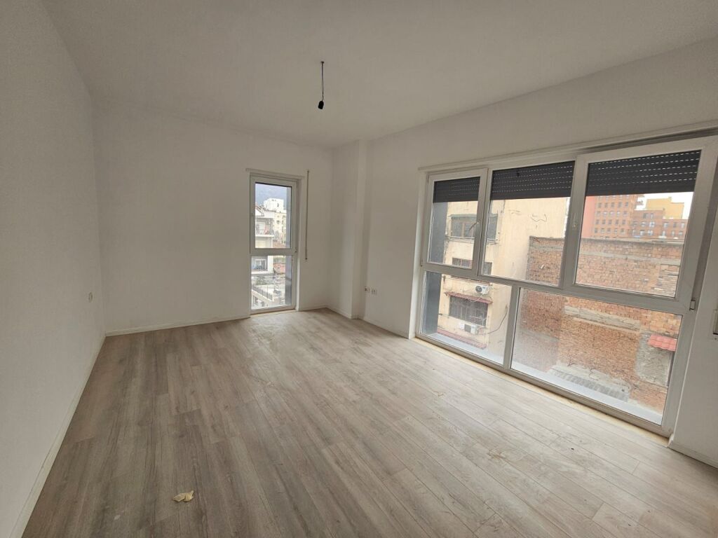 Office for rent at the Red School!