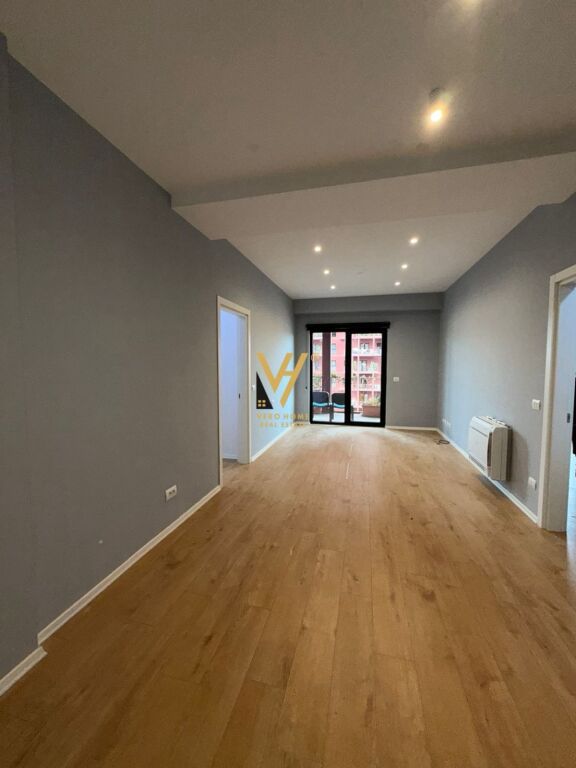 OFFICE 100 M2 FOR RENT ON KAVAJES STREET 1,200 EURO