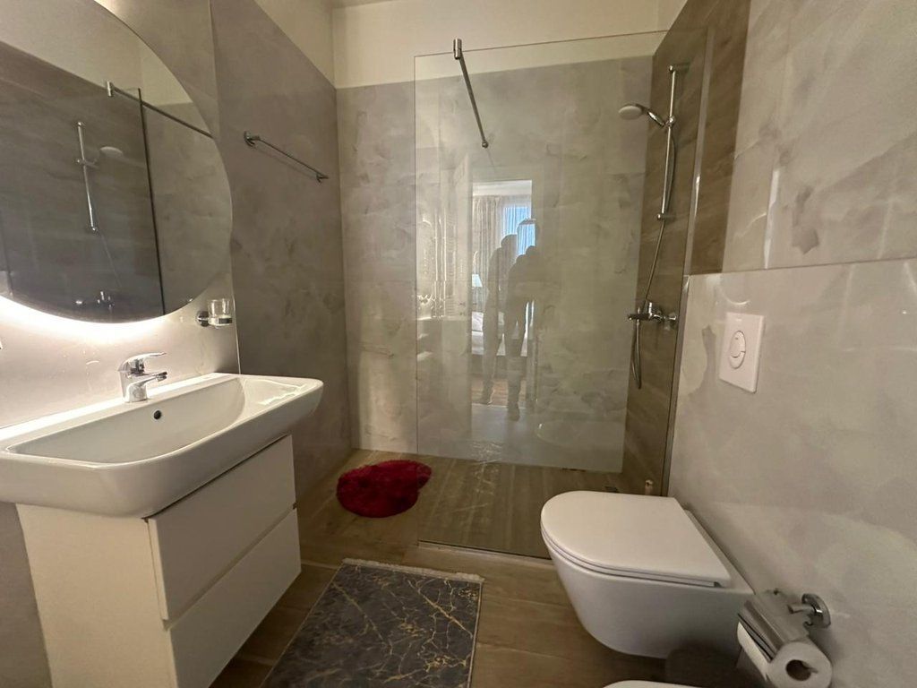 Affittiamo appartamento 2+1+2 con posto auto, Park Gate Residence!