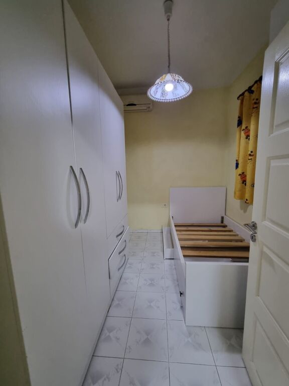 Jepet me qera shtepi private 2+1 te 21 Dhjetori