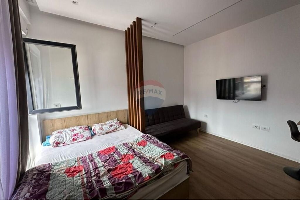 Studio apartment for rent on 5 Maj street