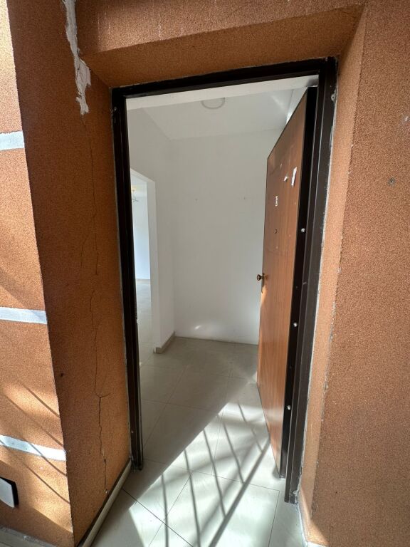 Zyre per qira tek Pazari i Ri