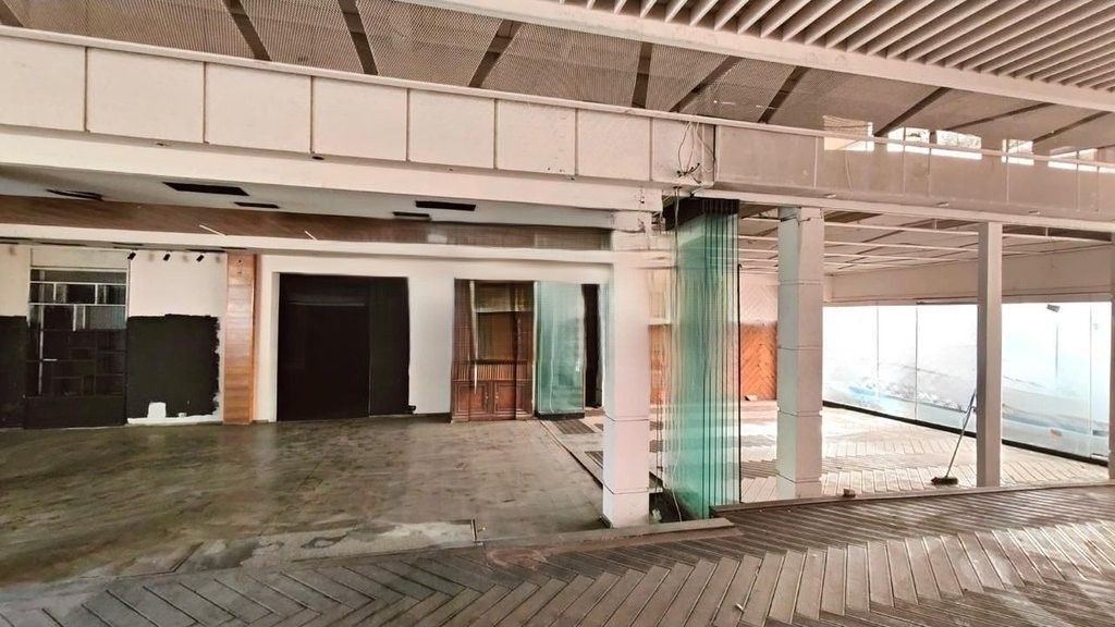 Locale Commerciale in Affitto, presso l'ex Stazione Ferroviaria, vicino al Piccolo Anello, Tirana