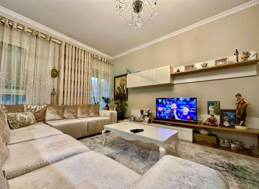 In vendita, Appartamento 3+1+2, Lago Secco, Tirana.