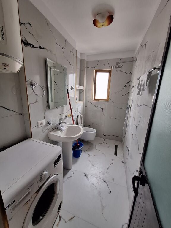 Jepet me qira Apartament 2+1 (i konvertuar), prane shkolles Bajram Curri