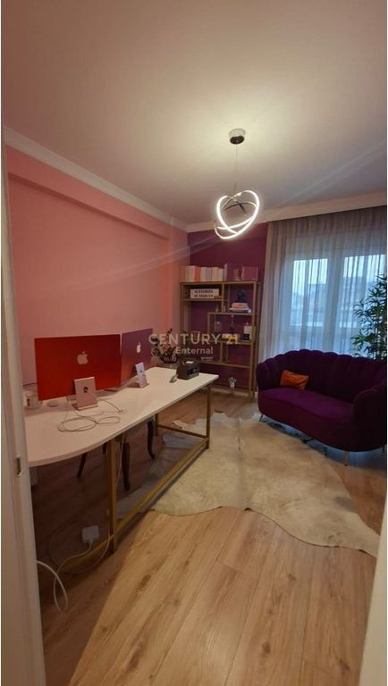 AMBJENT KOMERCIAL PER QERA