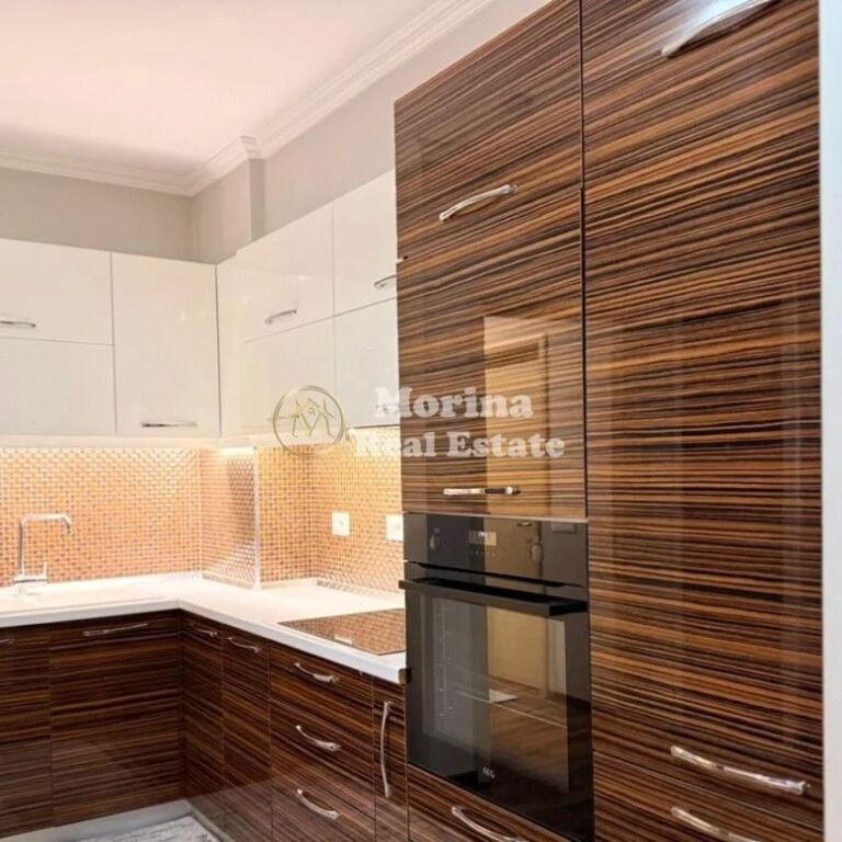 Affitto | Appartamento 2 + 1 | Astir | 650 €/mese