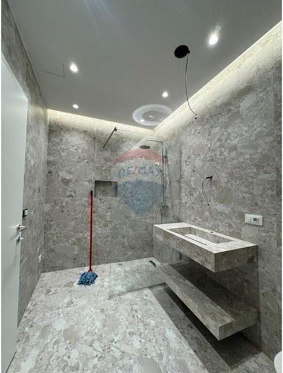 Apartment 2+1+2 for sale on Elbasani Street