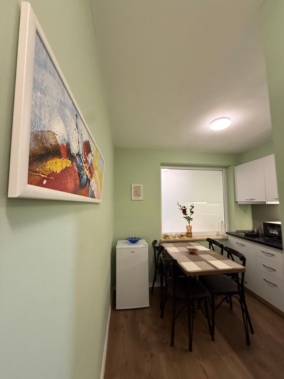 🏠 Apartment 2+1 for Rent 📍 Myslym Shyr  🏢 3rd Floor, existing building 📐 Area: 93.7 m² 💶 Price: 80,000 Leke / Month