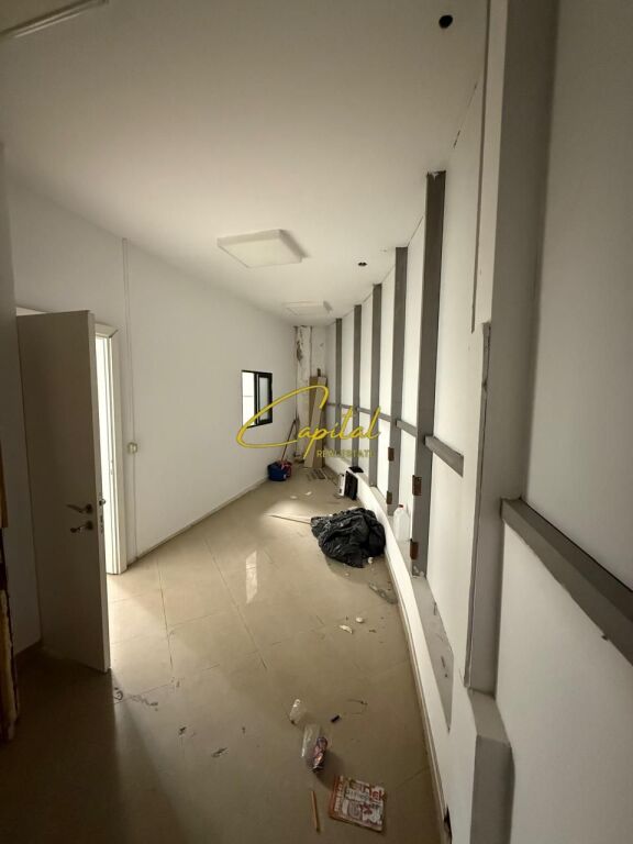 AMBIENT BIZNESI ME QIRA 90 M2 ASTIR 700 EURO