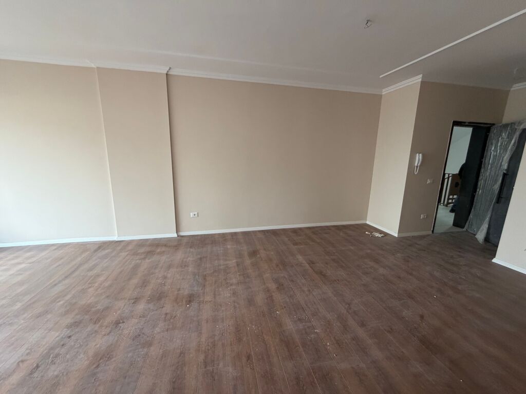 3+1, complesso del 2025, campo di aviazione arredato, 900 euro